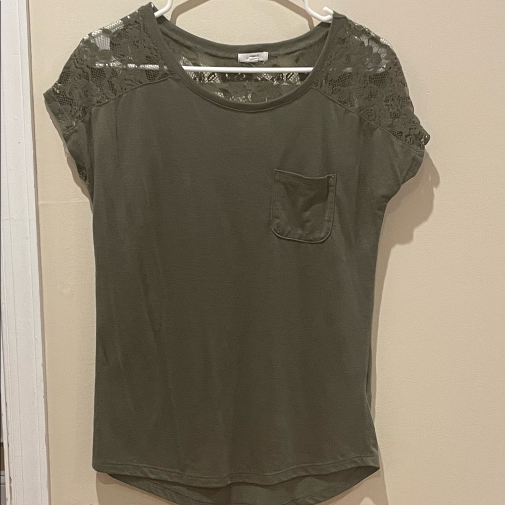 Green Short-Sleeved Ardene Top